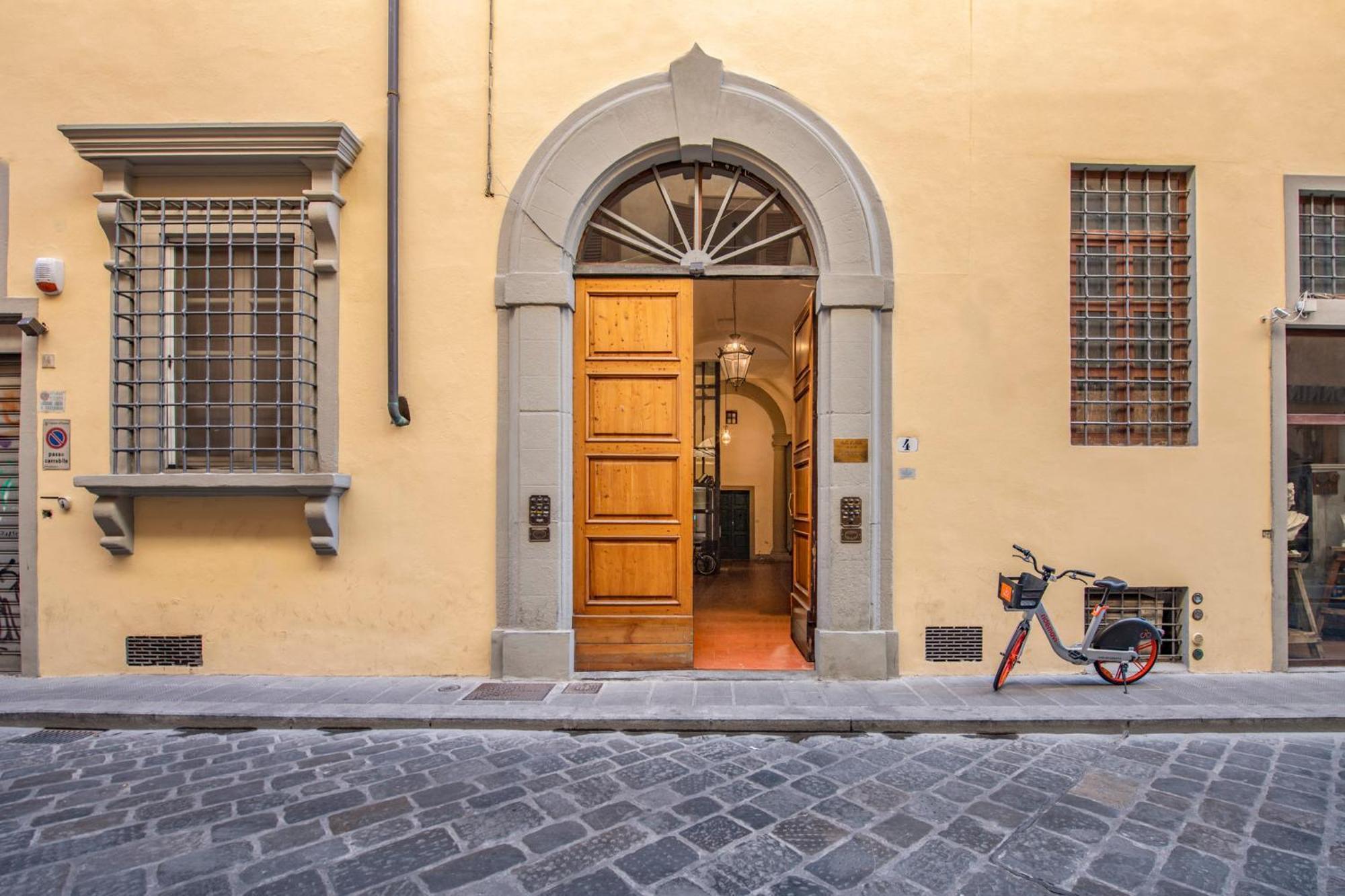 Mamo Florence - Borgo Santa Croce Apartment Bagian luar foto